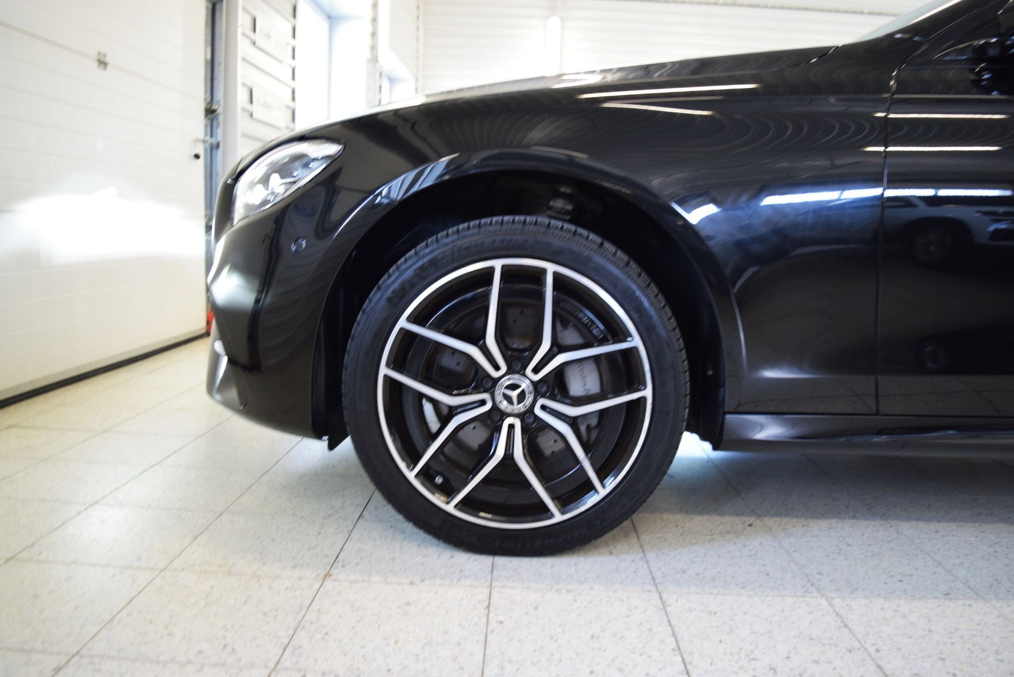 Mercedes-Benz Třídy E, 220 D 4MATIC AMG HYD.PODVOZEK - fotka 4