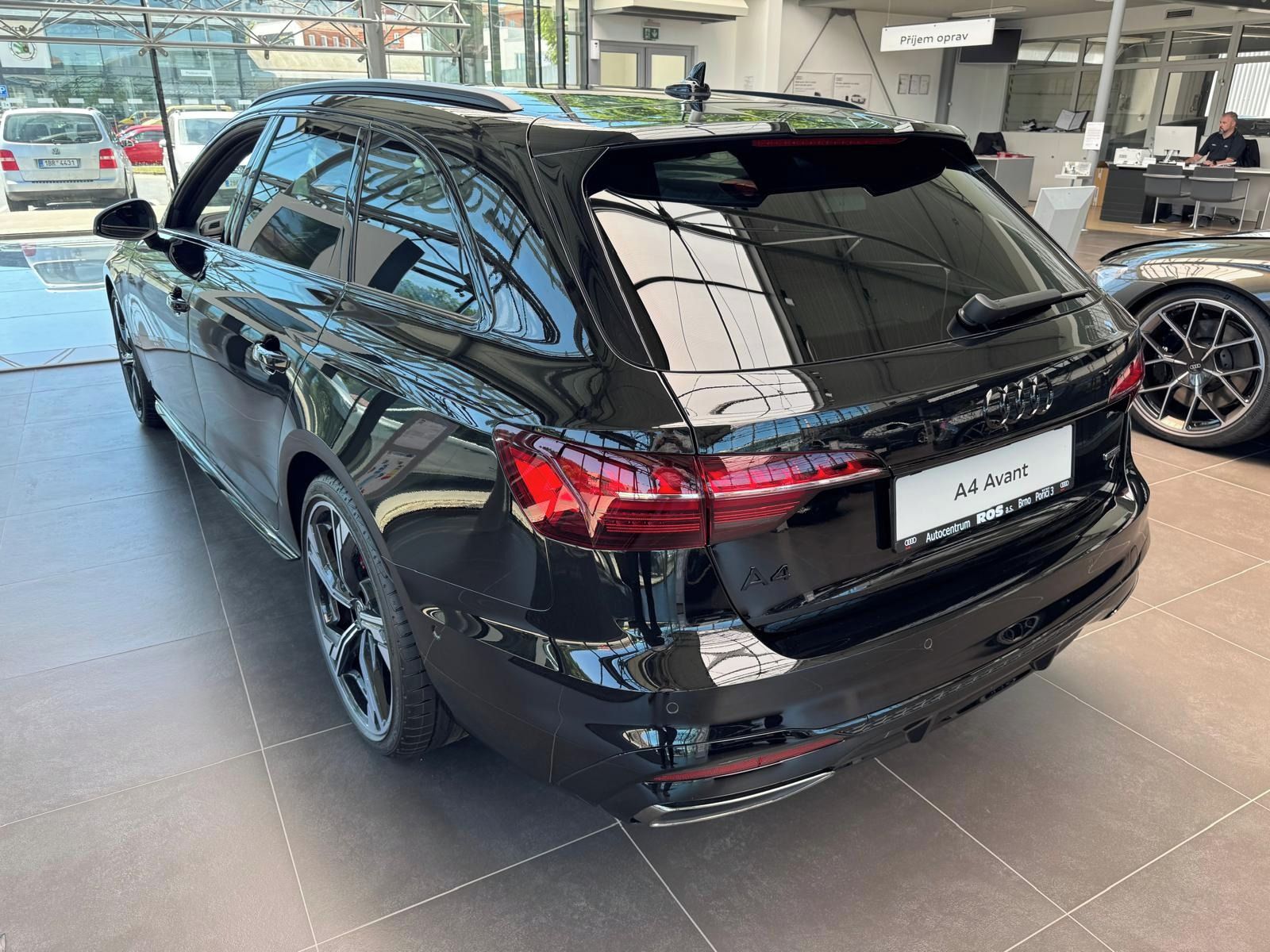 Audi A4, Avant S line 40 TDI 150 kW - fotka 3