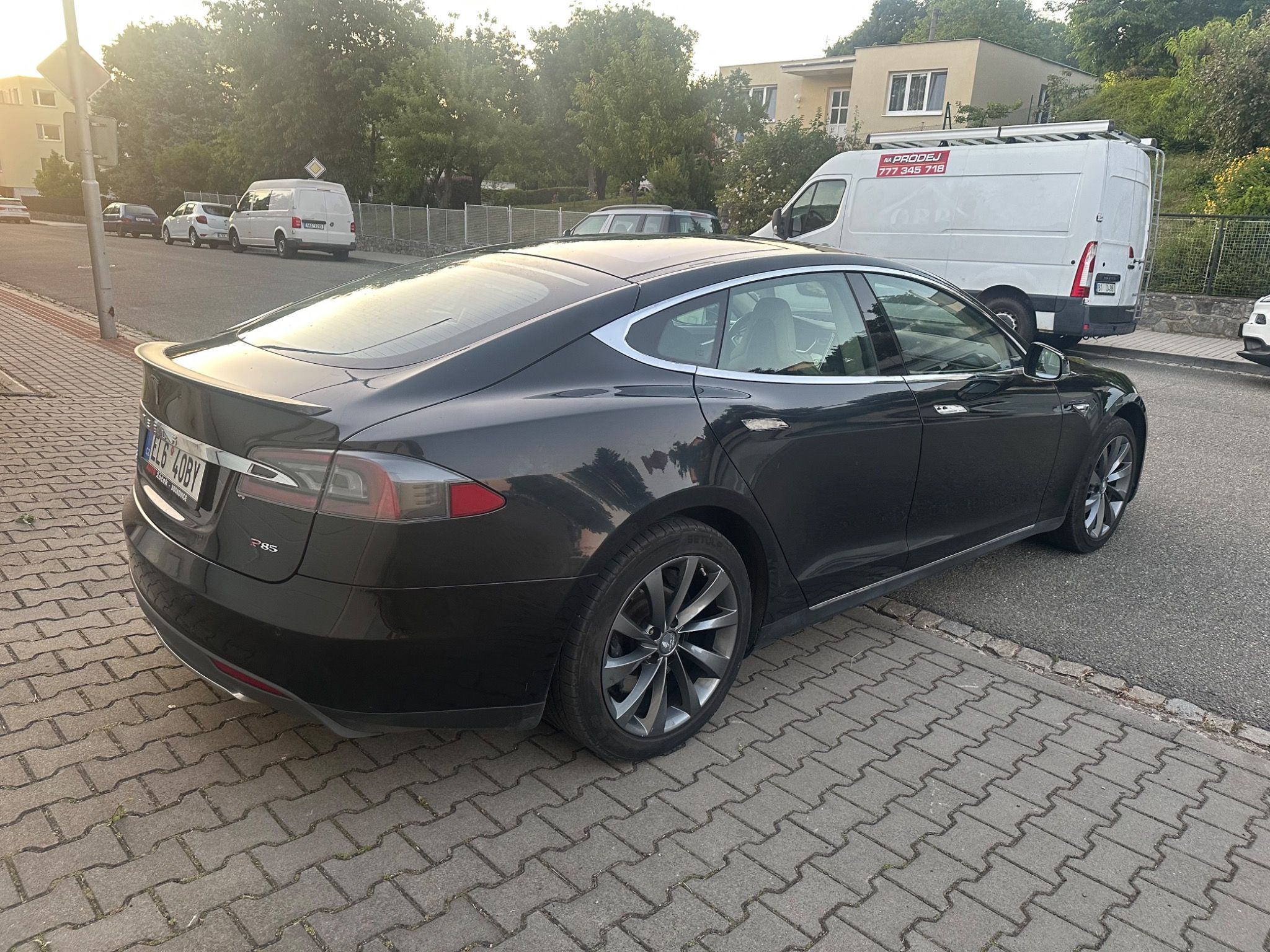 Tesla Model S, P85 nabijeni zdarma, SoH 89,9% - fotka 4