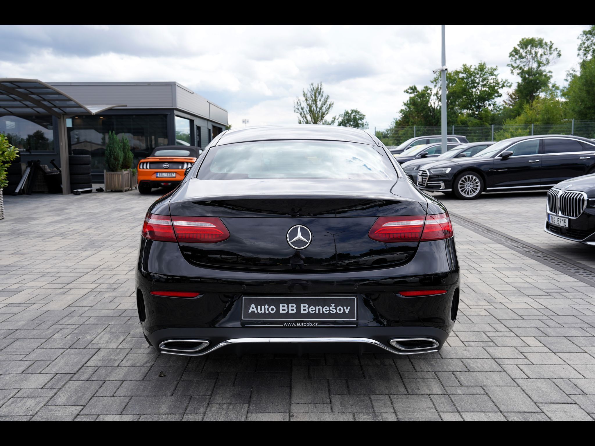 Mercedes-Benz Třídy E, E 300d AMG Avantgarde/245 PS - fotka 5