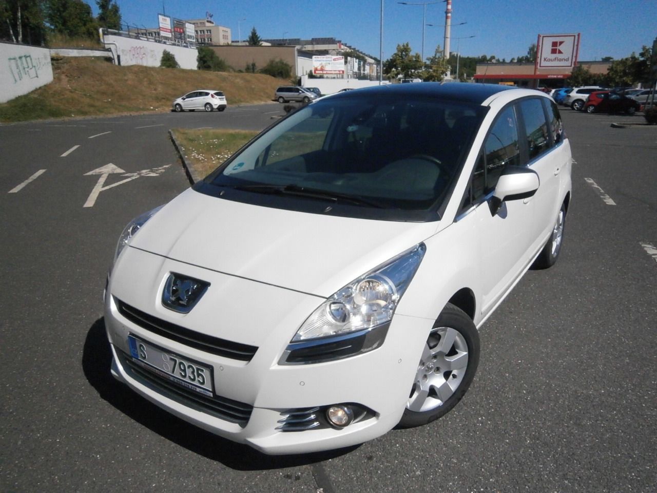 Peugeot 5008, 7-MIST TAZNE PANORAMA SERVISK - fotka 2