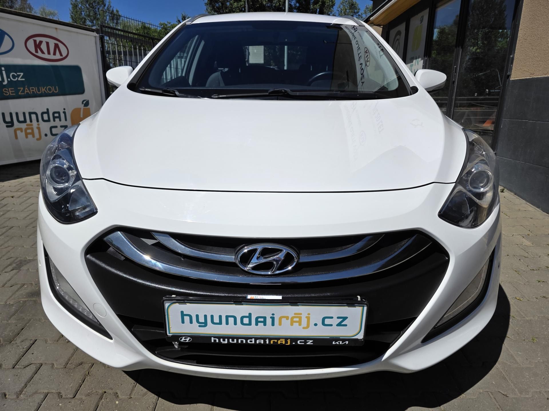 Hyundai i30, 1.6-NÍZKÉ KM-nová STK-CEBIA