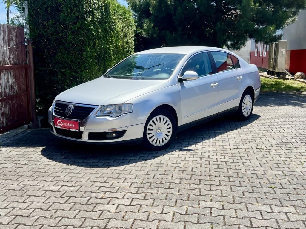 Volkswagen Passat, 2,0 FSI  COMFORTLINE