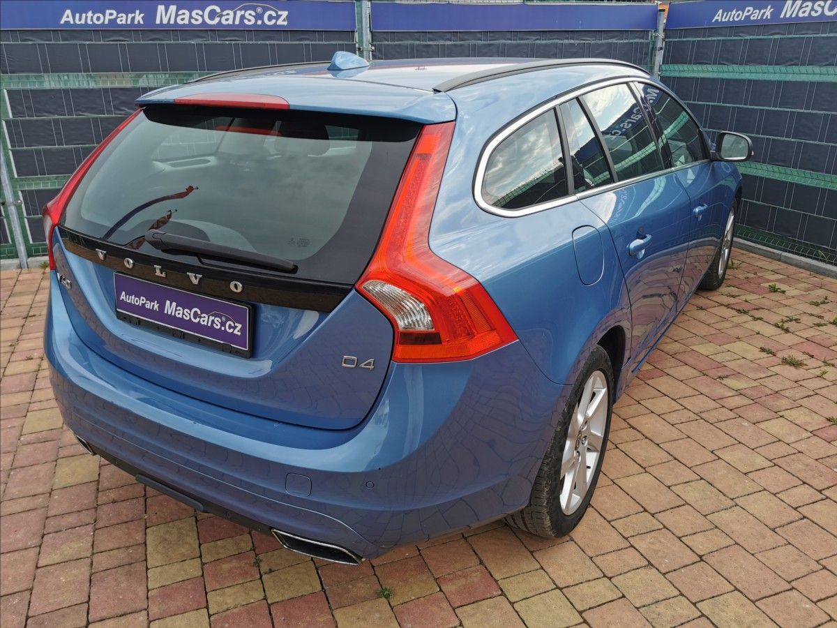 Volvo V60, 2.0 D4 Momentum - fotka 5