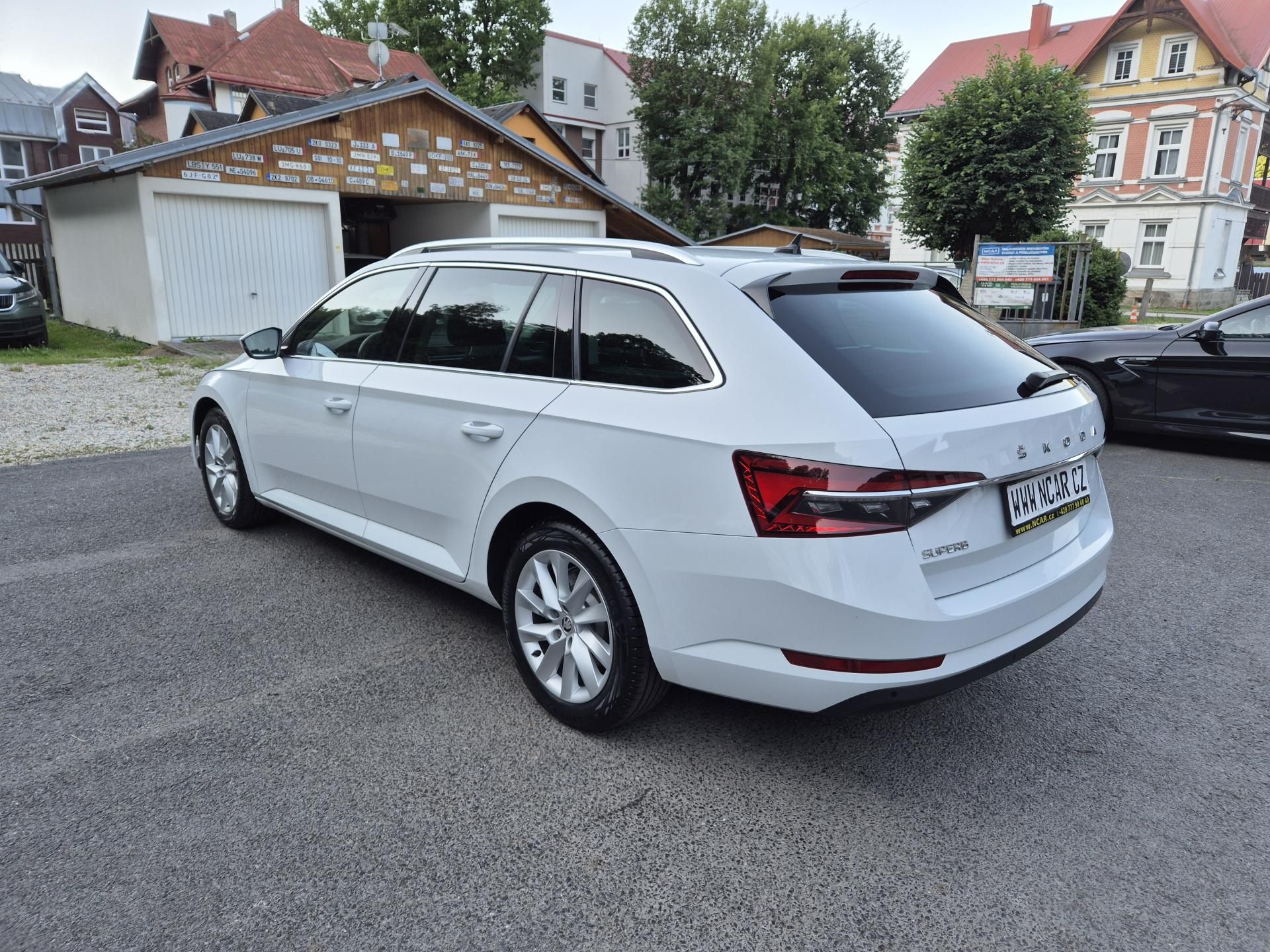 Škoda Superb, Combi 2,0TDi,DSG,110kw,17ALU - fotka 4