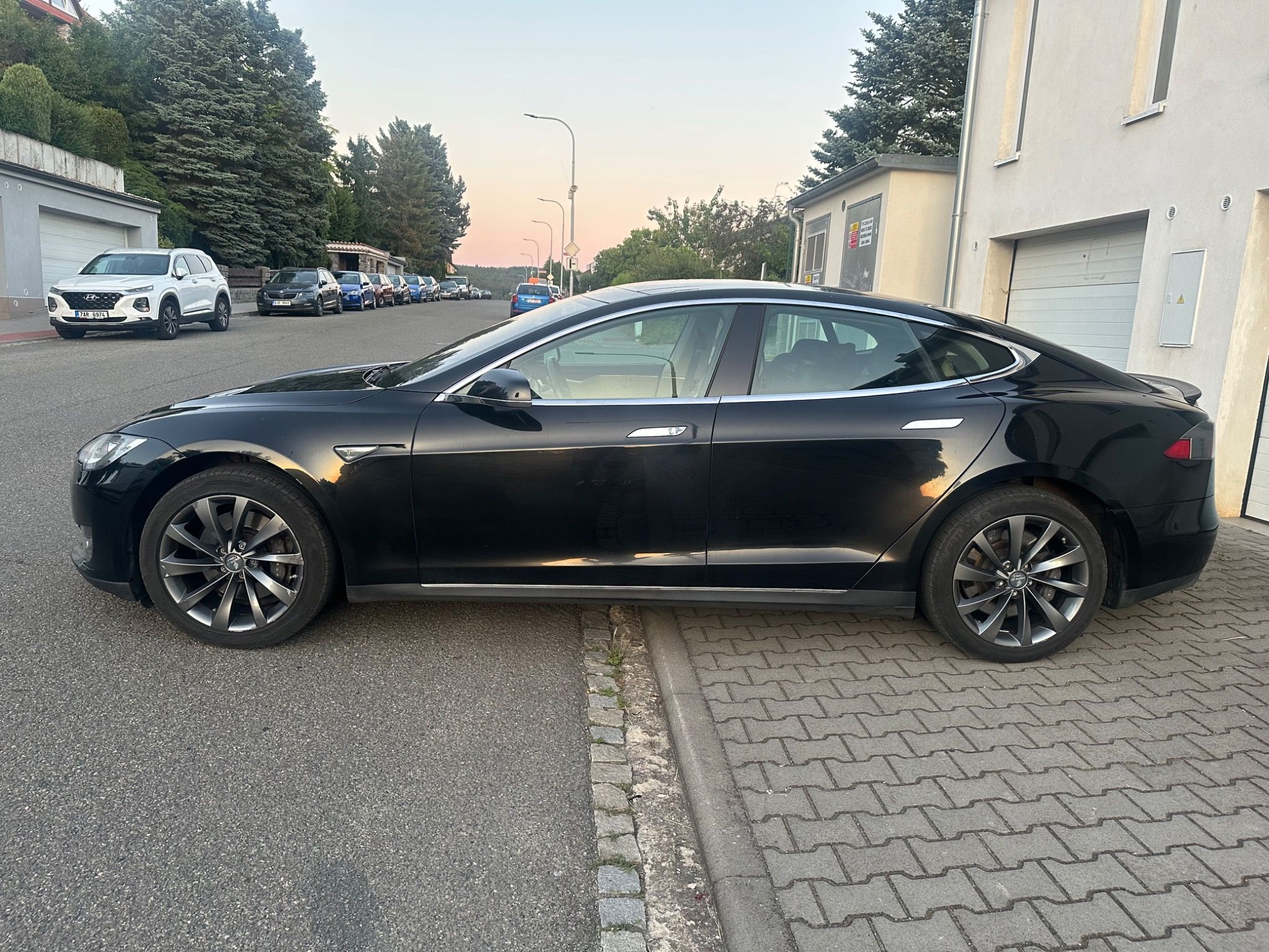 Tesla Model S, P85 nabijeni zdarma, SoH 89,9% - fotka 2