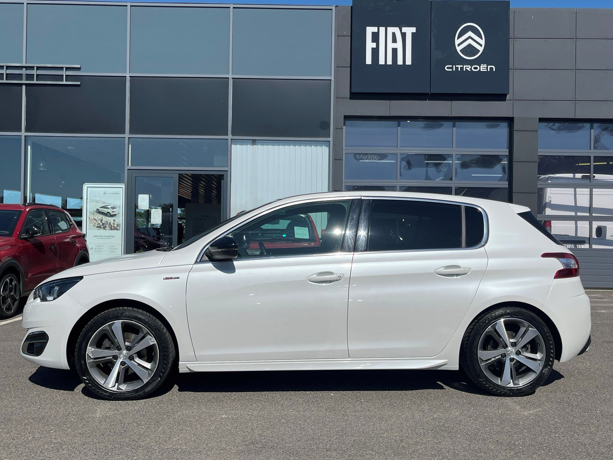 Peugeot 308, 1.2 130k GT LINE ZÁRUKA SERVIS - fotka 4