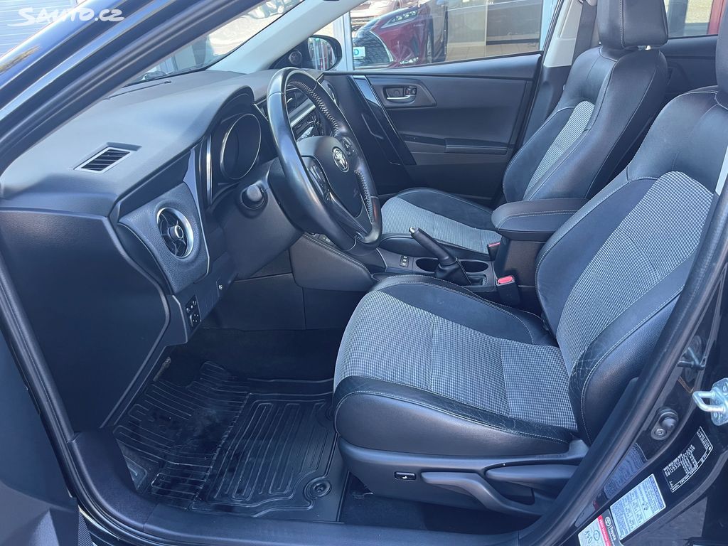 Toyota Auris, fotka 14