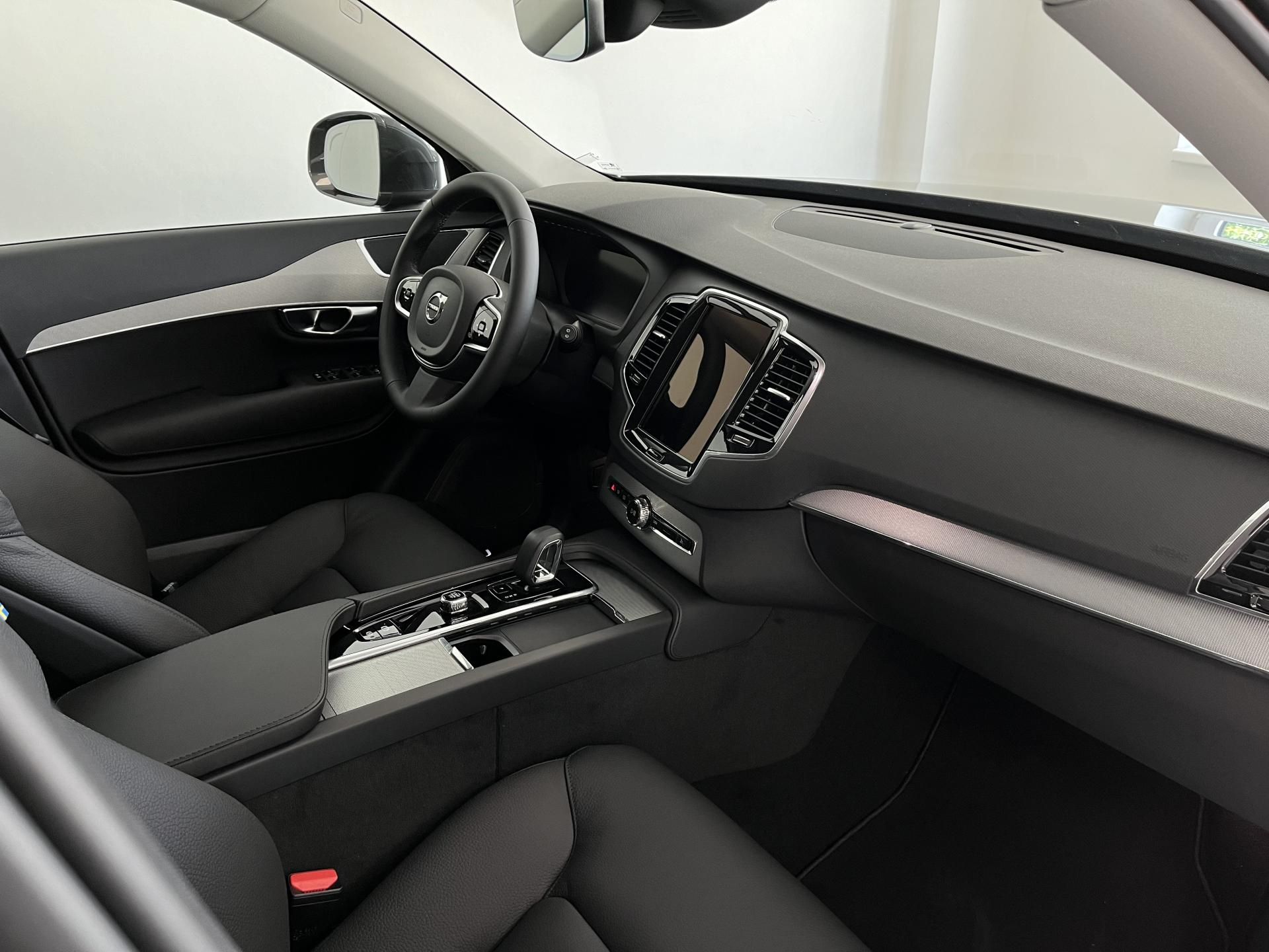 Volvo XC90, B5 AWD CORE - fotka 6