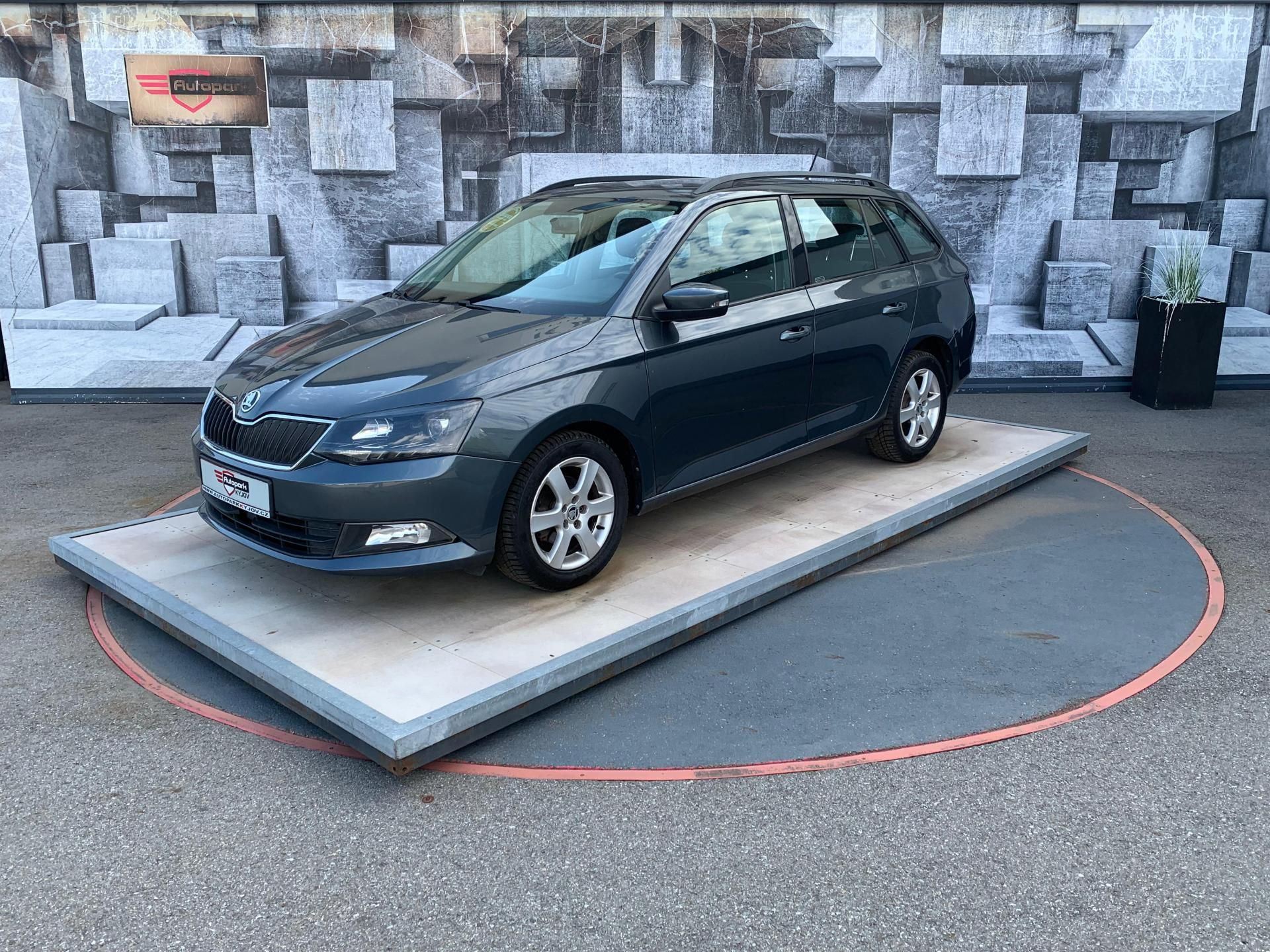 Škoda Fabia, 1.2TSi, 66KW, TEMPOMAT - fotka 3