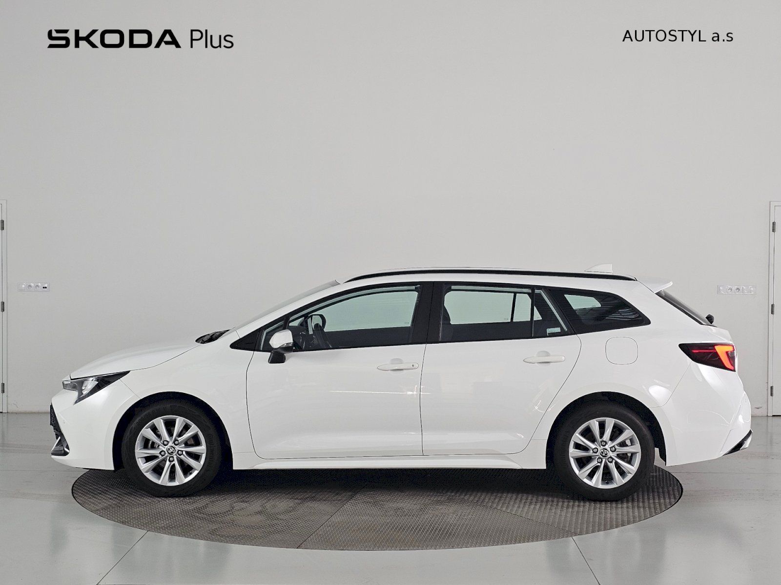 Toyota Corolla, 1.8HEV 140k TS COMFORT TECH - fotka 3