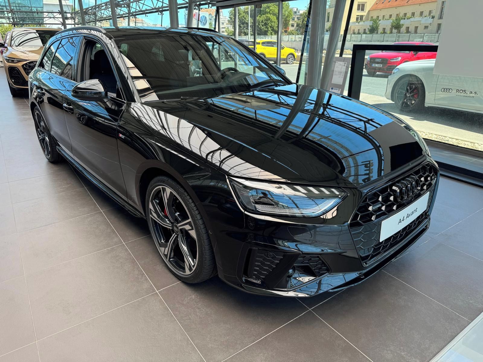 Audi A4, Avant S line 40 TDI 150 kW - fotka 4