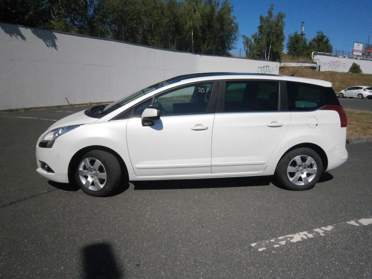 Peugeot 5008, 7-MIST TAZNE PANORAMA SERVISK - fotka 3