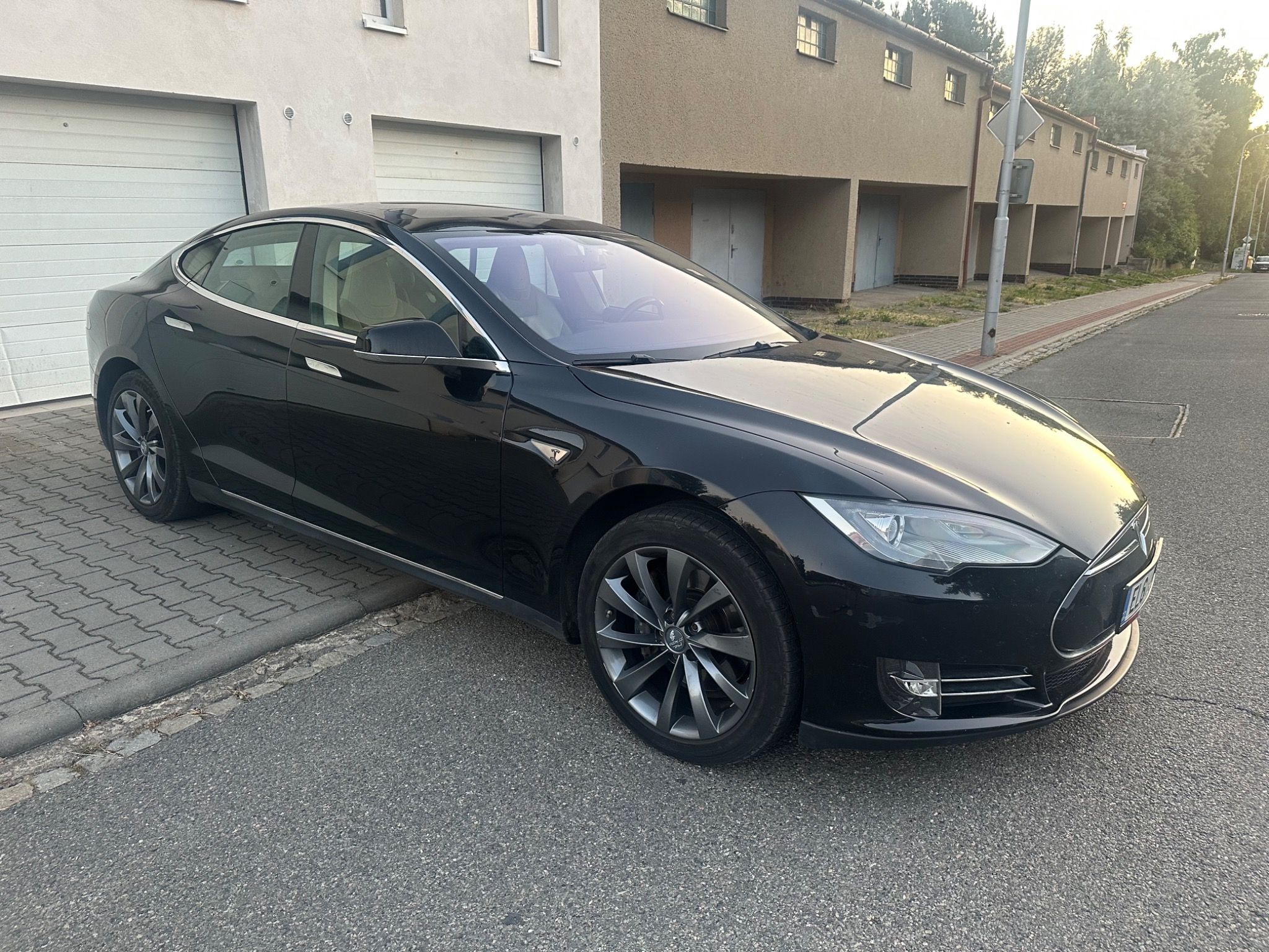 Tesla Model S, P85 nabijeni zdarma, SoH 89,9% - fotka 6