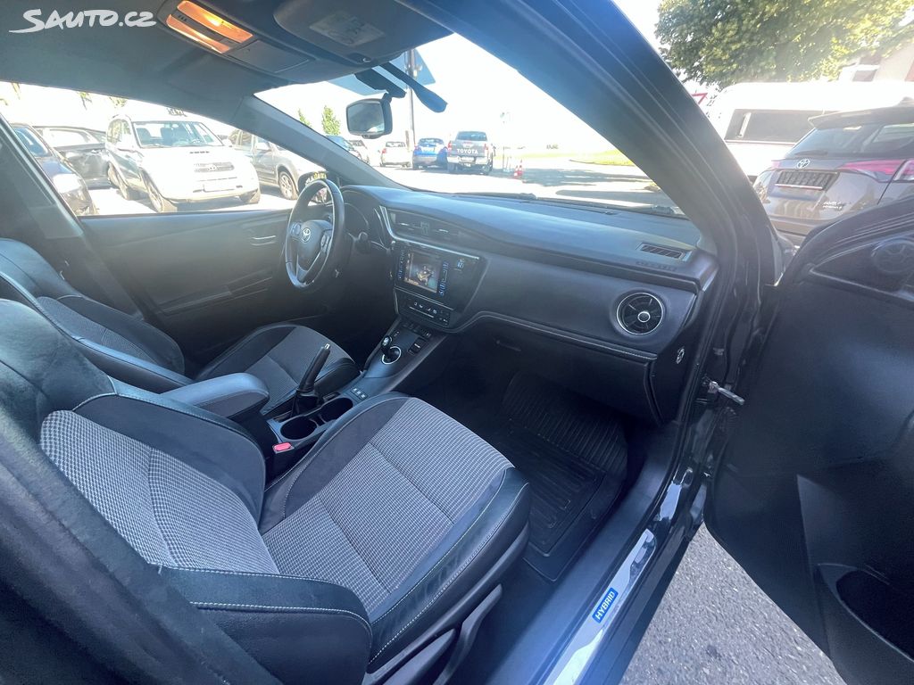 Toyota Auris, fotka 15