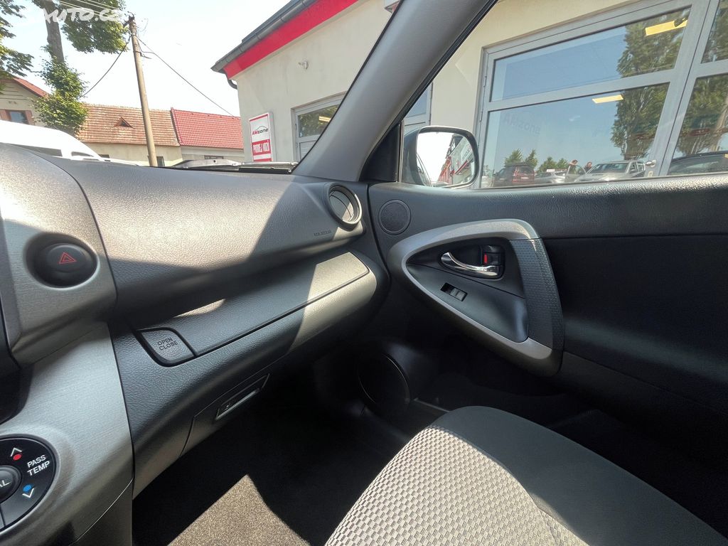 Toyota Rav4, fotka 19
