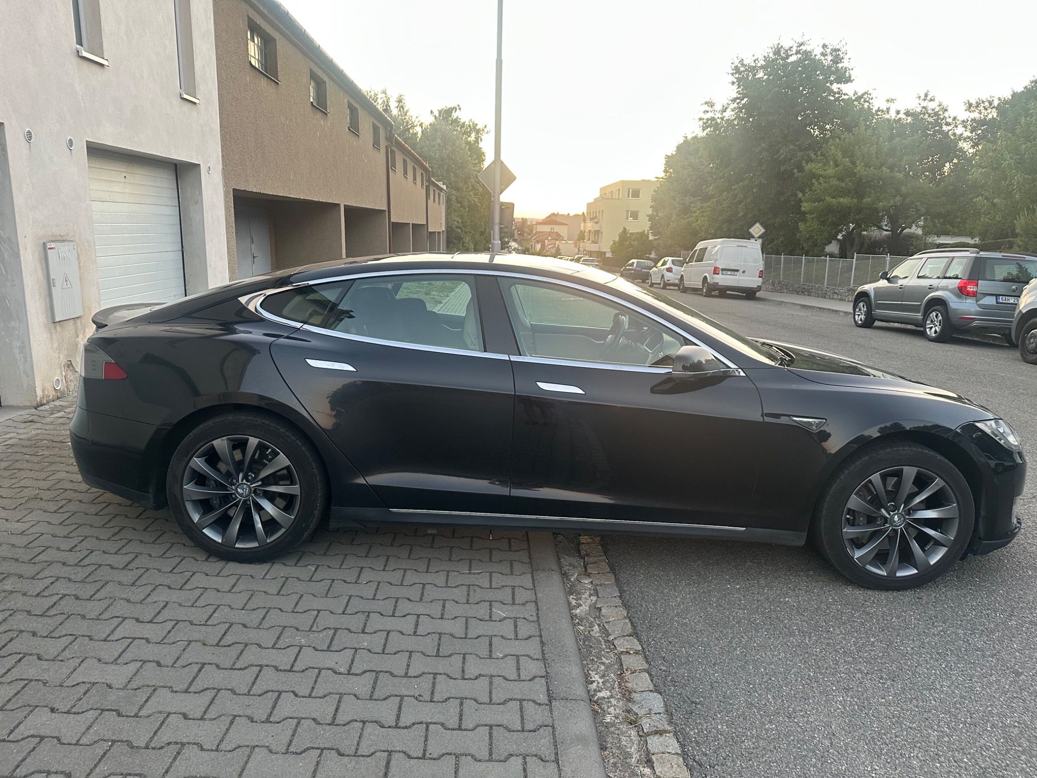 Tesla Model S, P85 nabijeni zdarma, SoH 89,9% - fotka 5