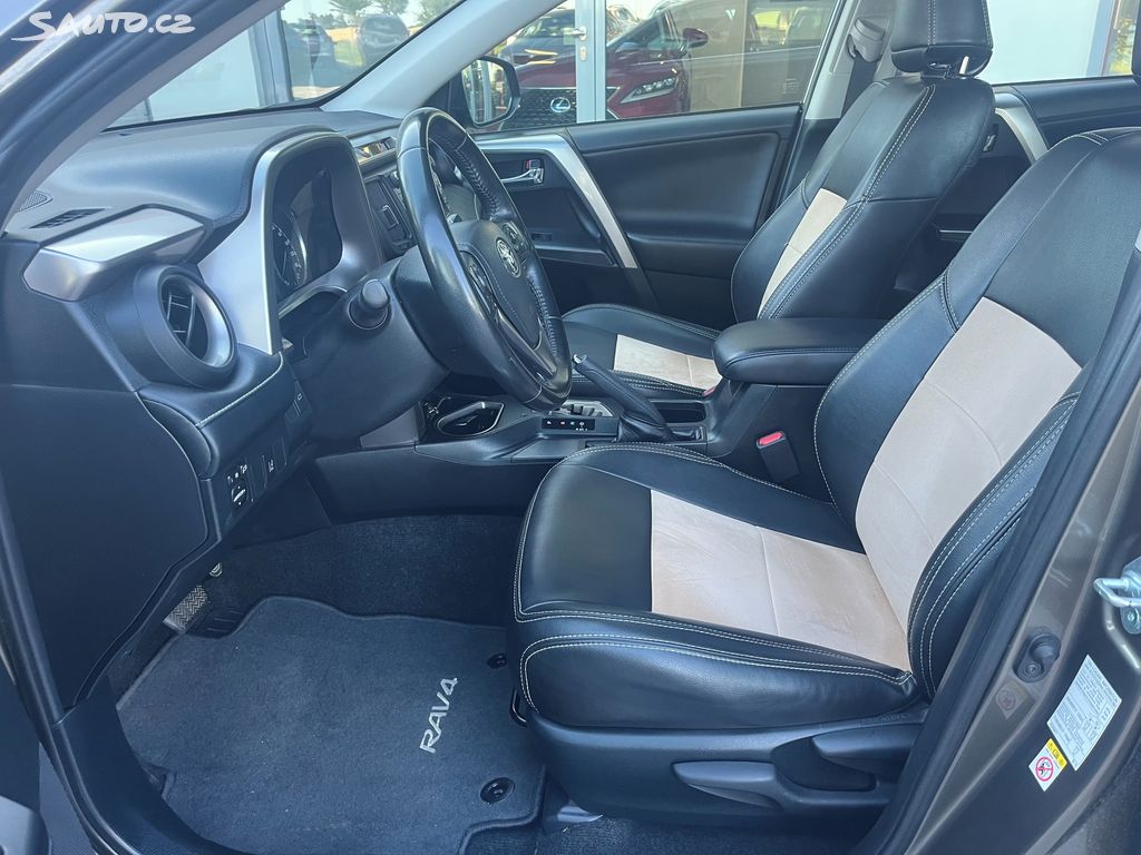 Toyota Rav4, fotka 12