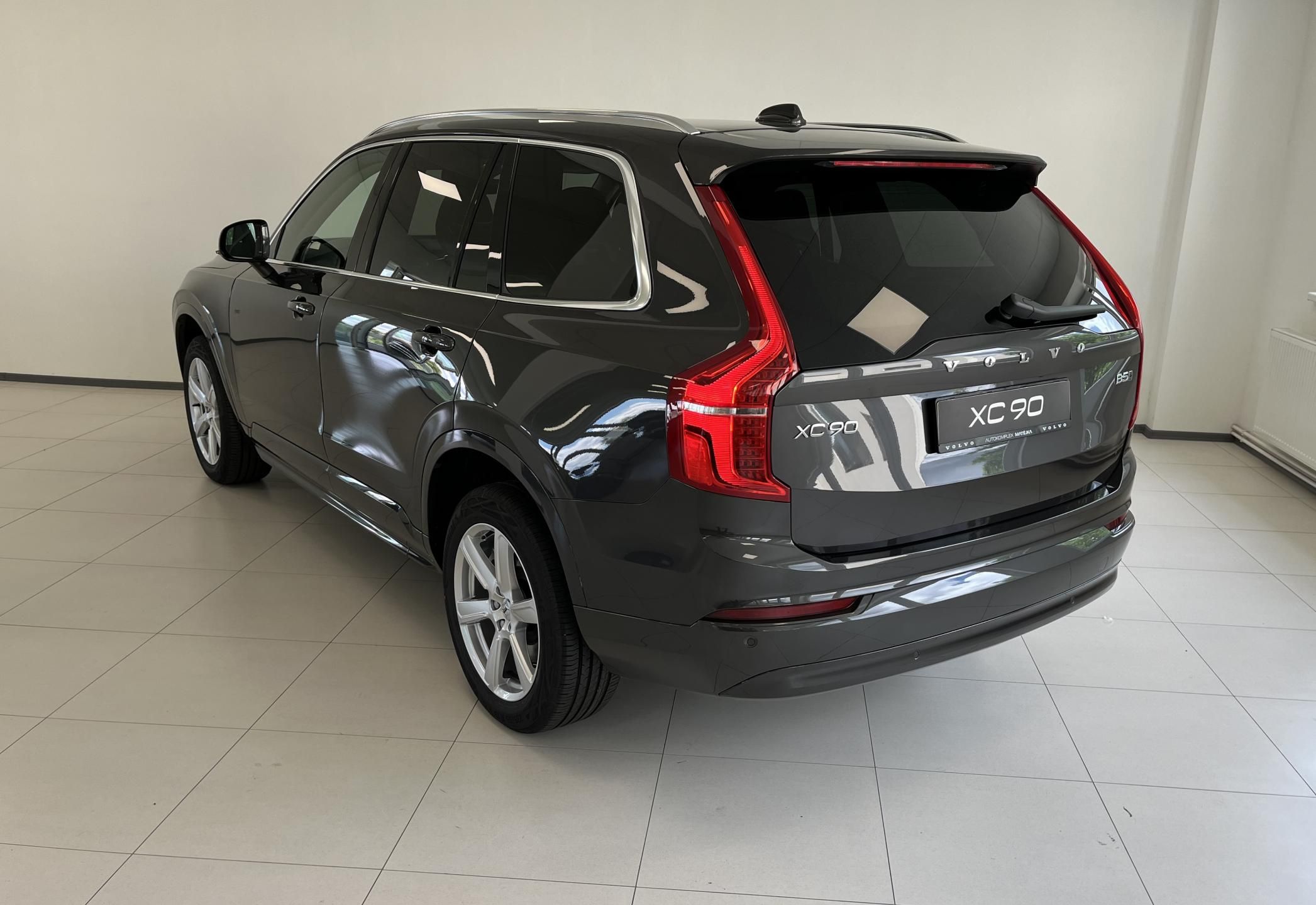 Volvo XC90, B5 AWD CORE - fotka 2