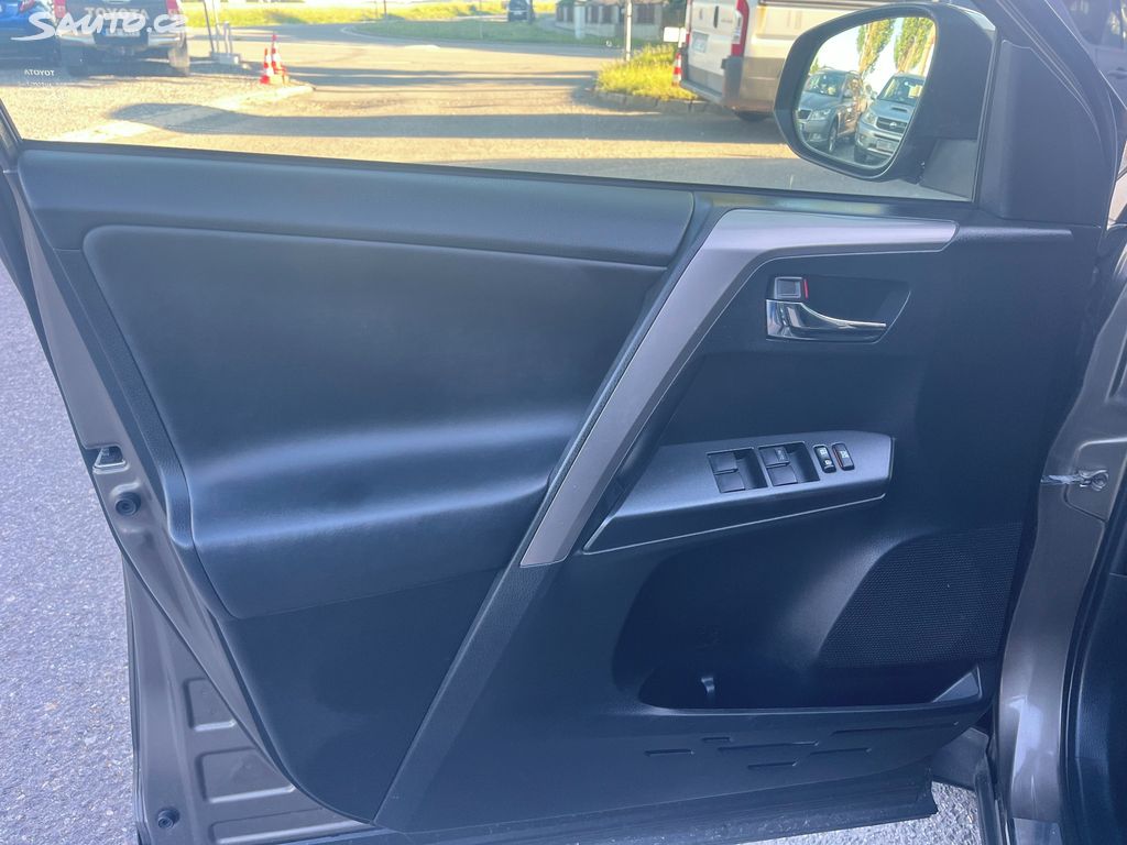 Toyota Rav4, fotka 30
