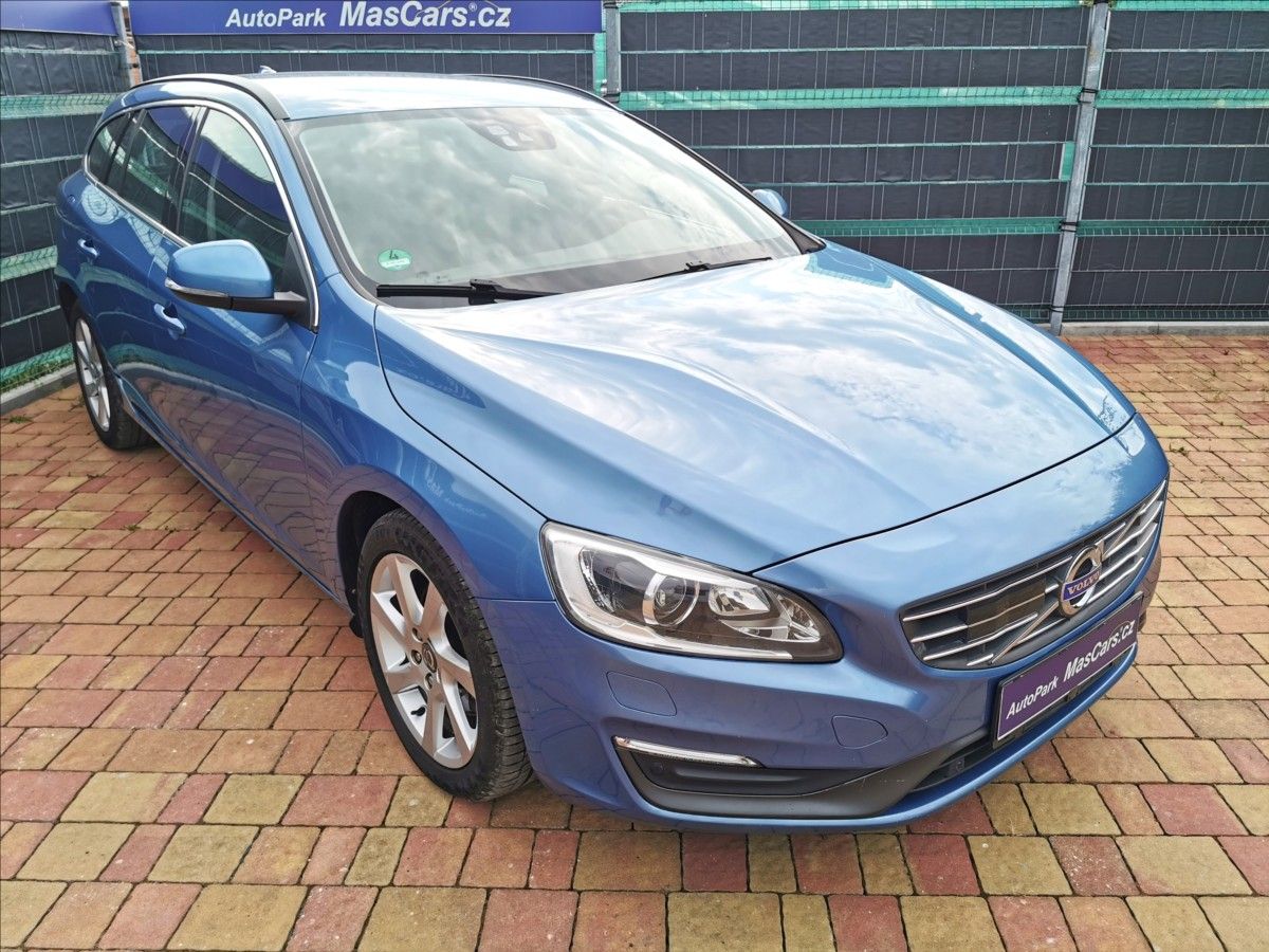 Volvo V60, 2.0 D4 Momentum - fotka 3
