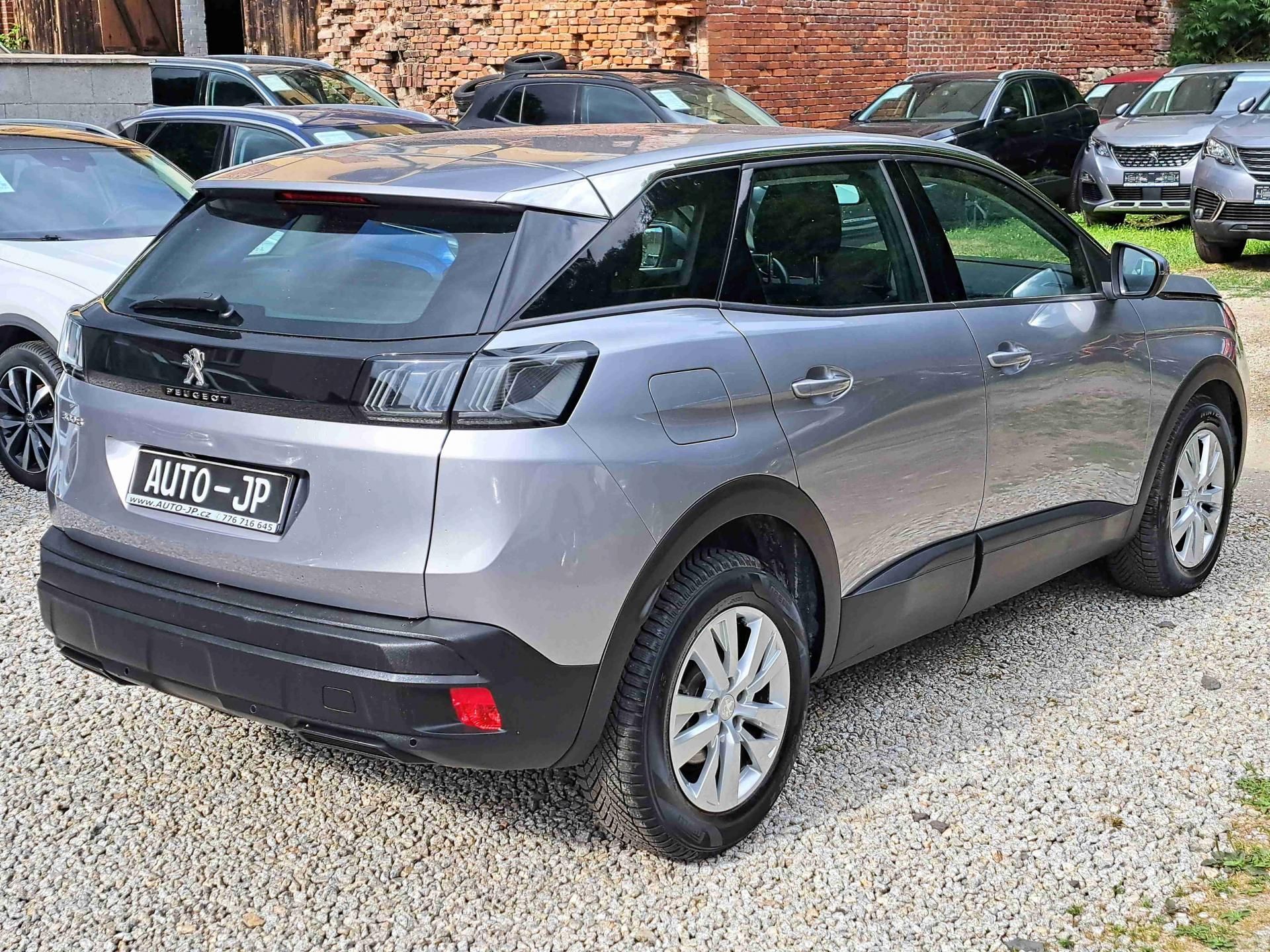 Peugeot 3008, 1,2 PT EAT8 LED 17ALU PDC NAVI - fotka 3