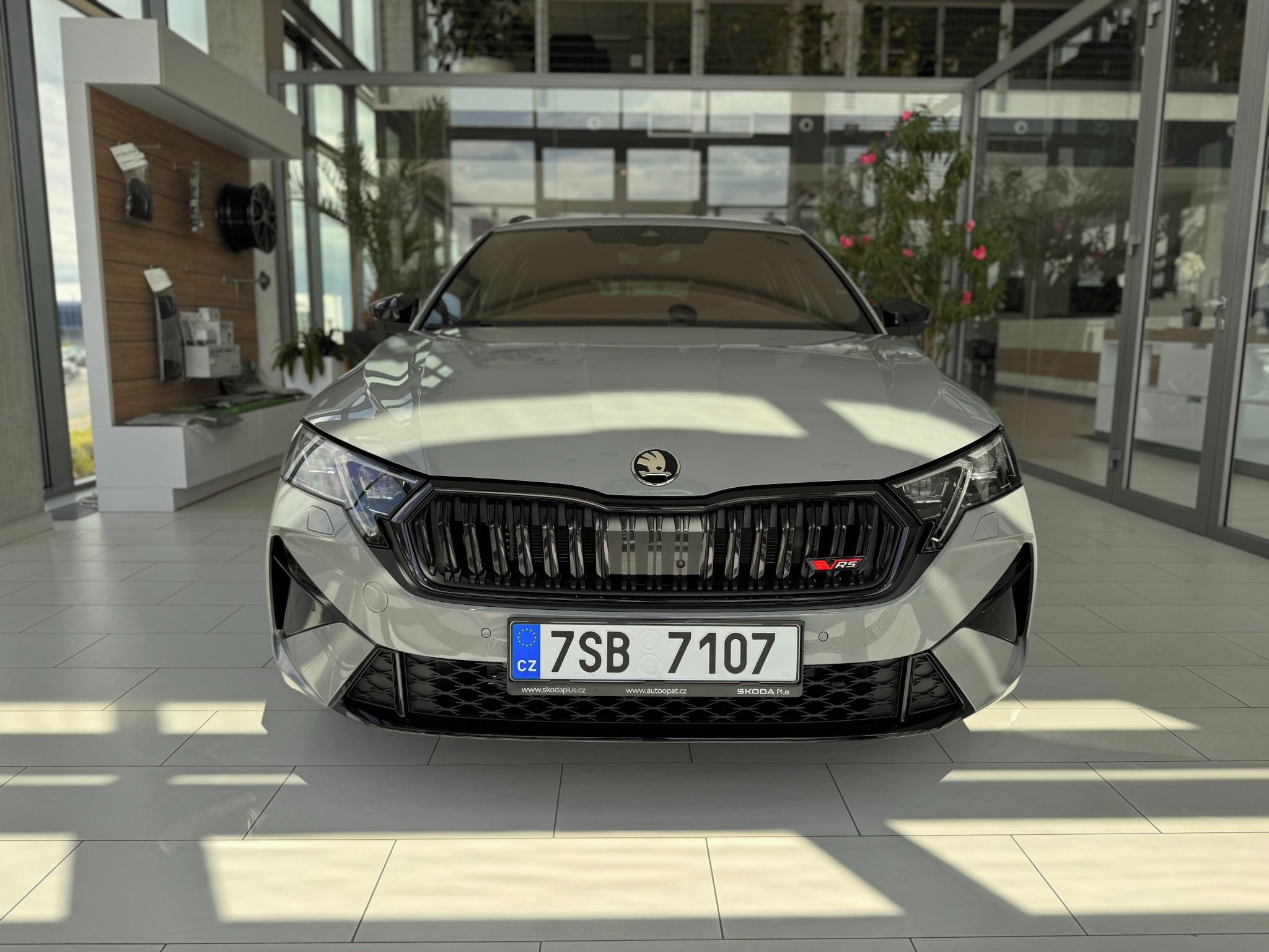 Škoda Octavia, Combi RS 2,0 TSI 195 kW - fotka 2