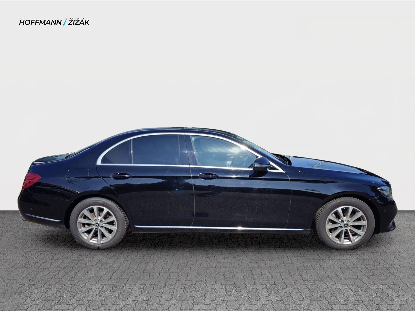 Mercedes-Benz Třídy E, EXCLUSIVE 4MATIC - fotka 4