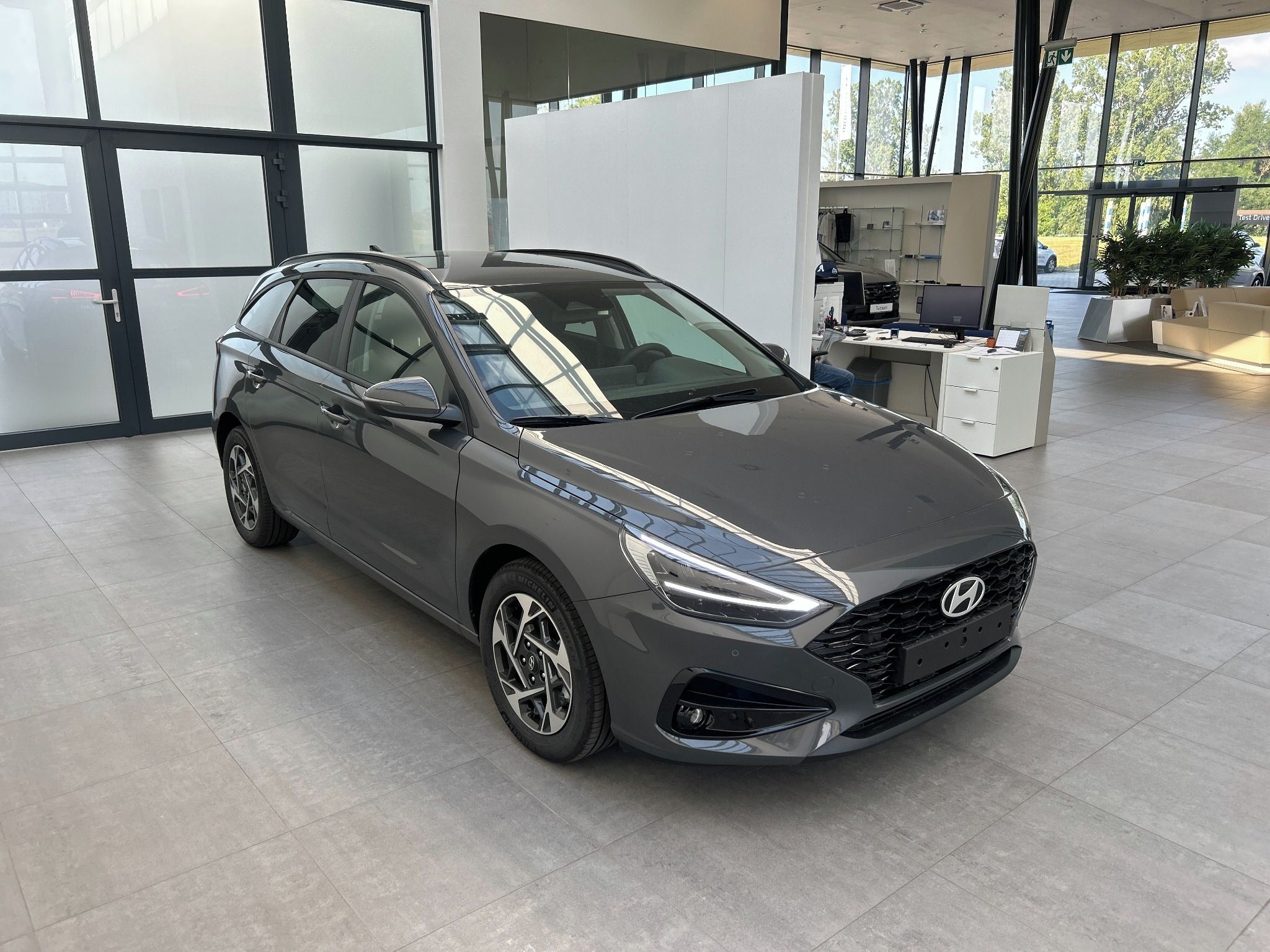 Hyundai i30, WG 1,5 TGDI DCT Family - fotka 2