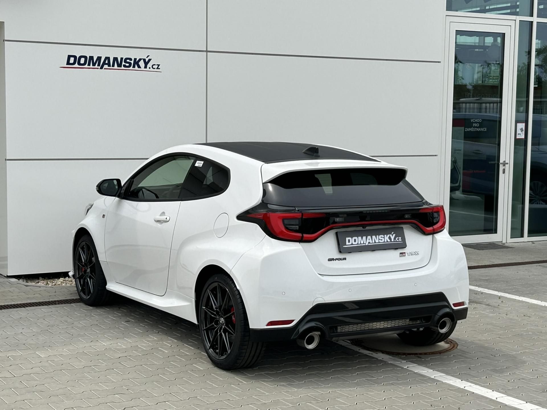 Toyota GR Yaris, DYNAMIC+VIP 1,6 TURBO 4x4 AT8 - fotka 3