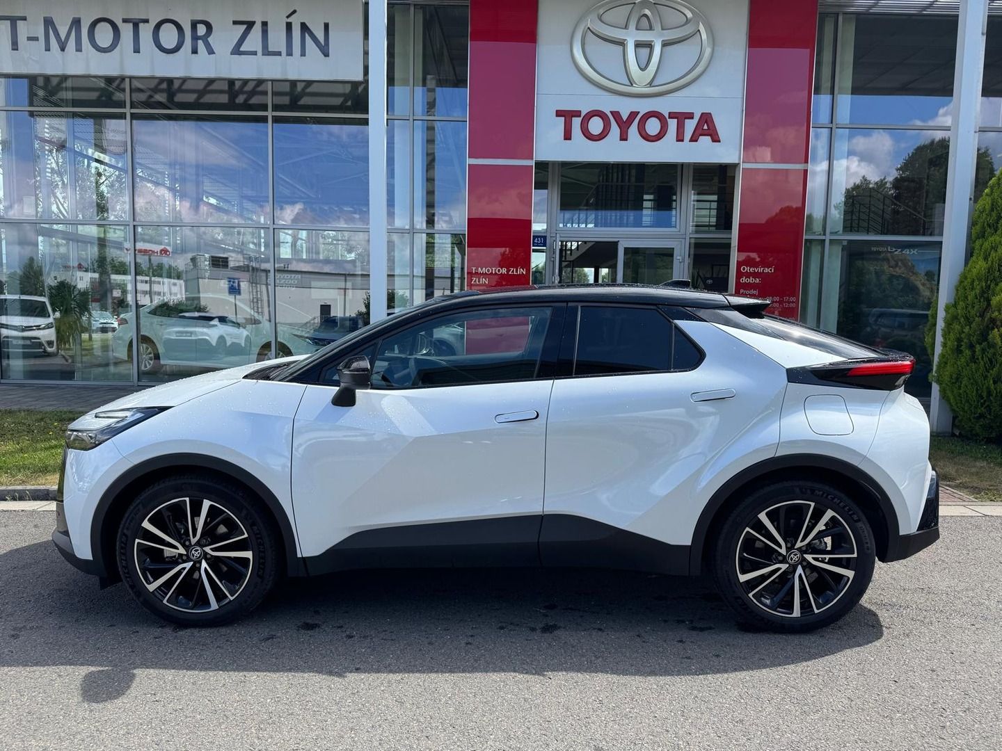Toyota C-HR, Executive - fotka 5