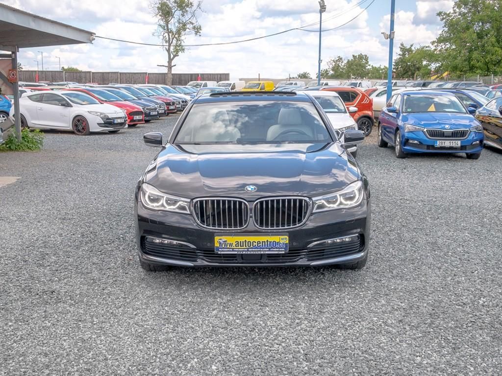 BMW Řada 7, ČR 740D 235KW 4x4 - fotka 2