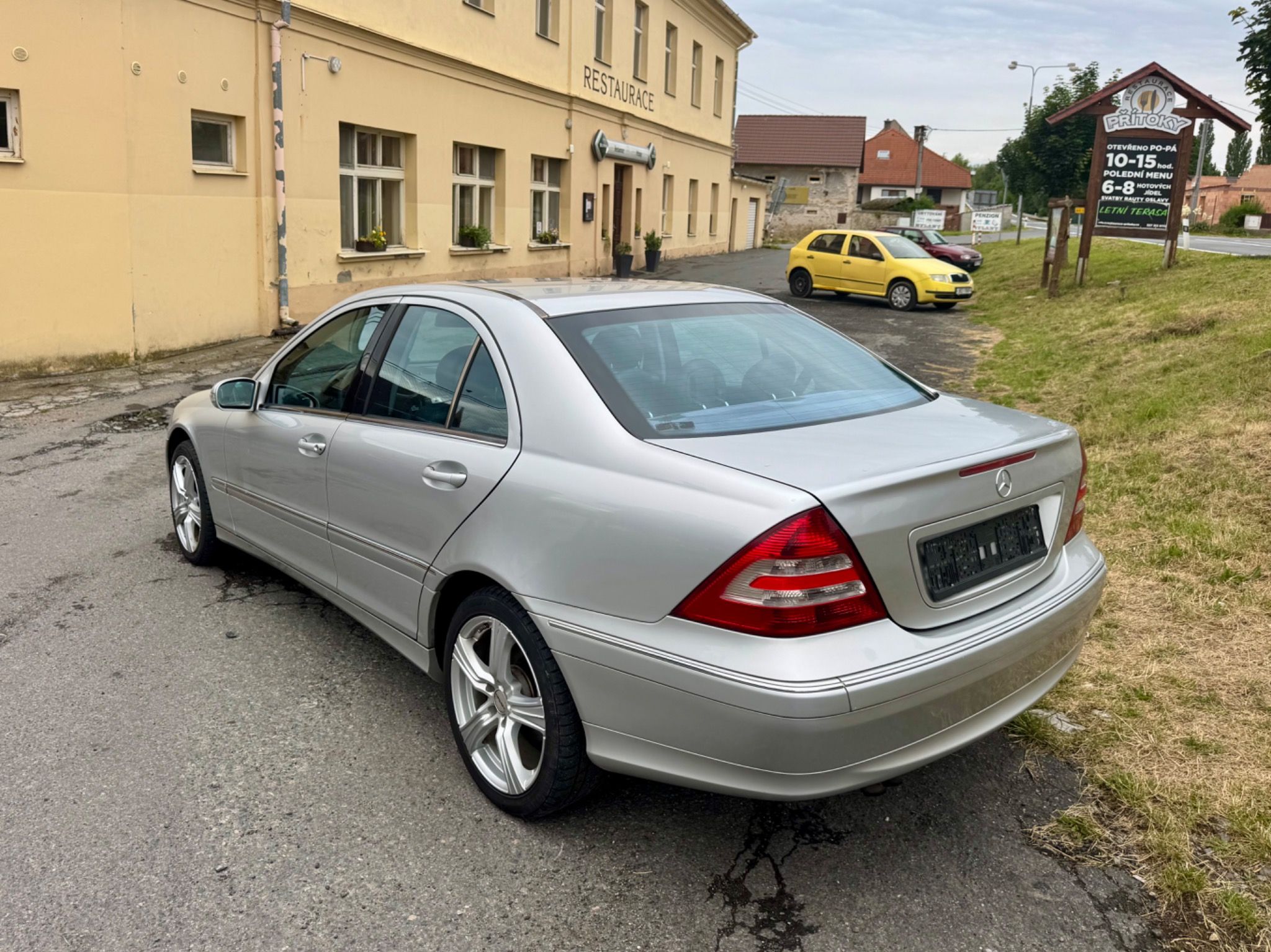 Mercedes-Benz Třídy C, 220CDi Facelift.Avantgarde - fotka 4