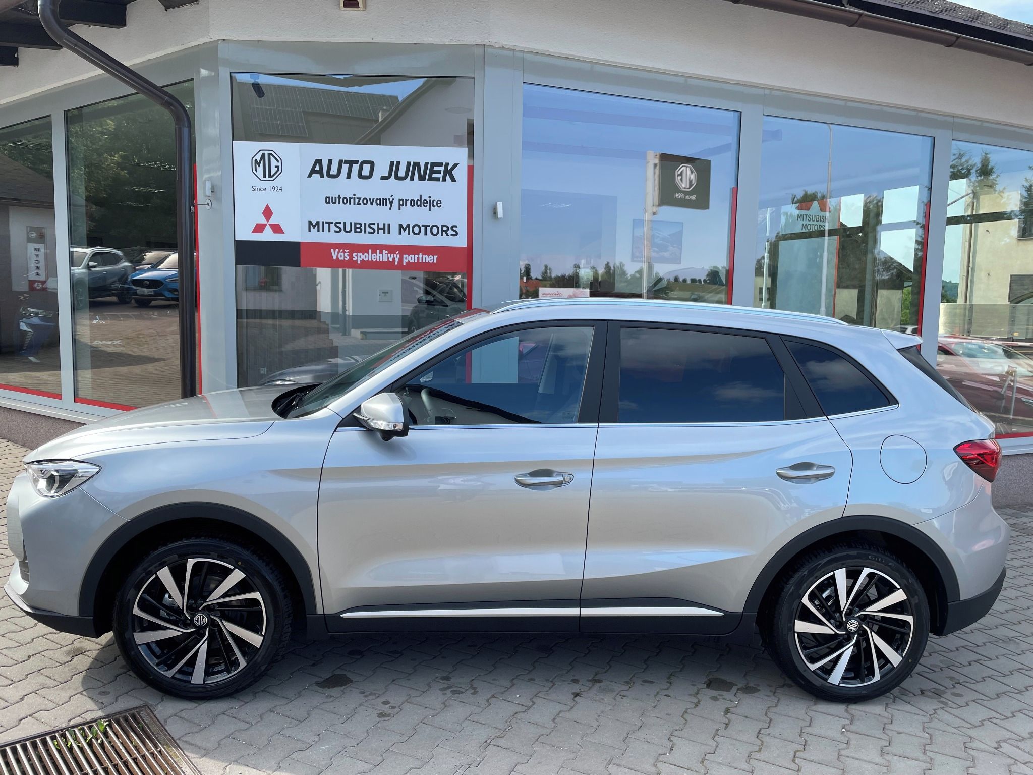 MG ZS, 1.5 HYBRID+ EXCLUSIVE - fotka 2