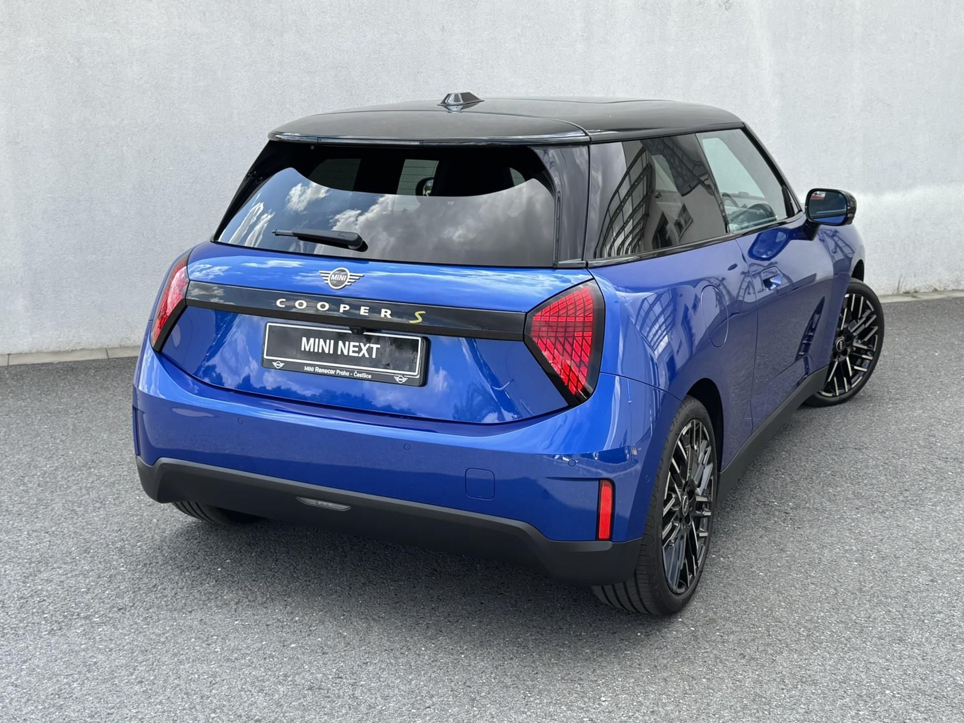 Mini Cooper, Cooper SE - fotka 2