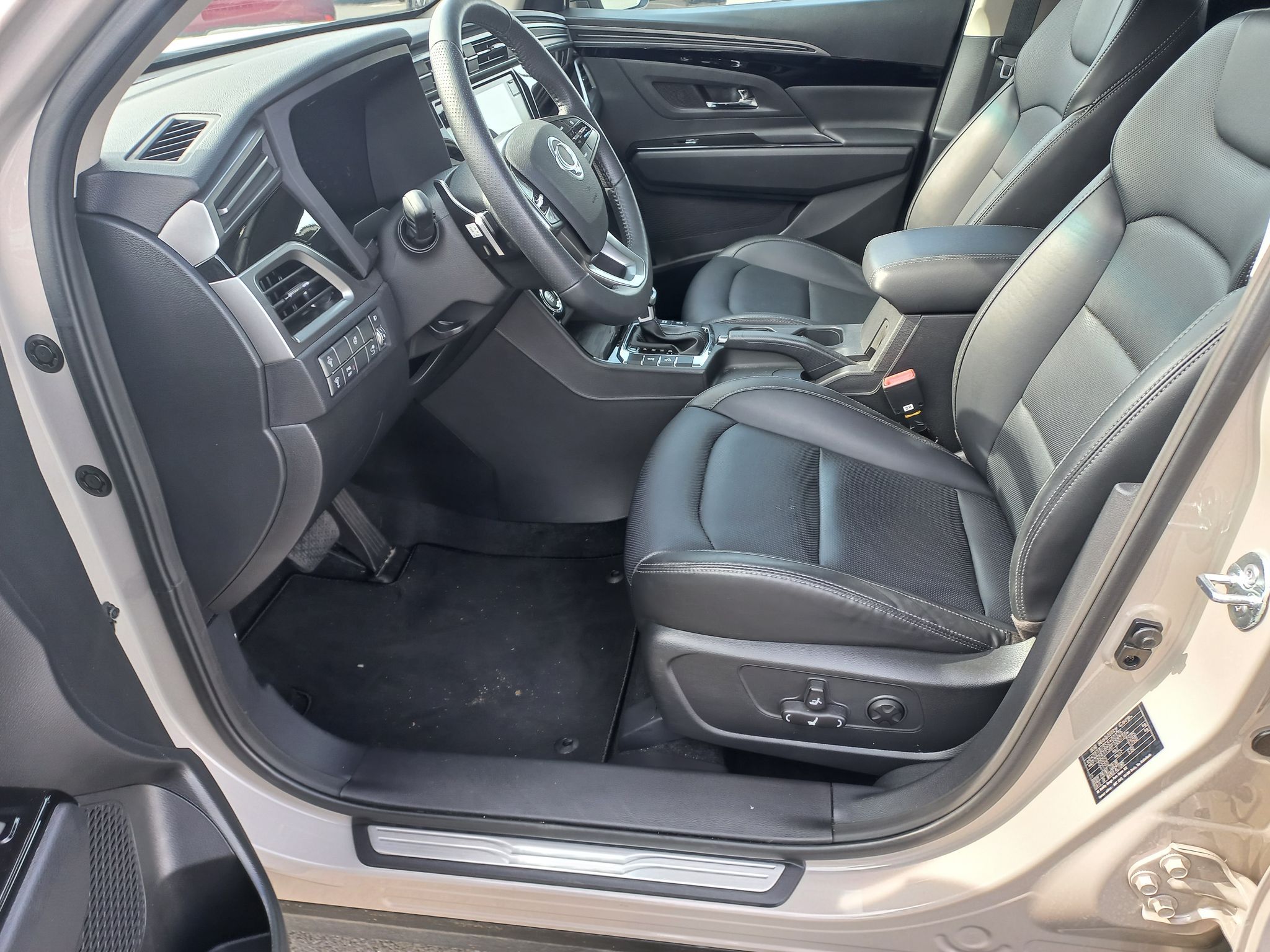 SsangYong Korando, Premium 1,5 GDi  FWD A6 - fotka 6