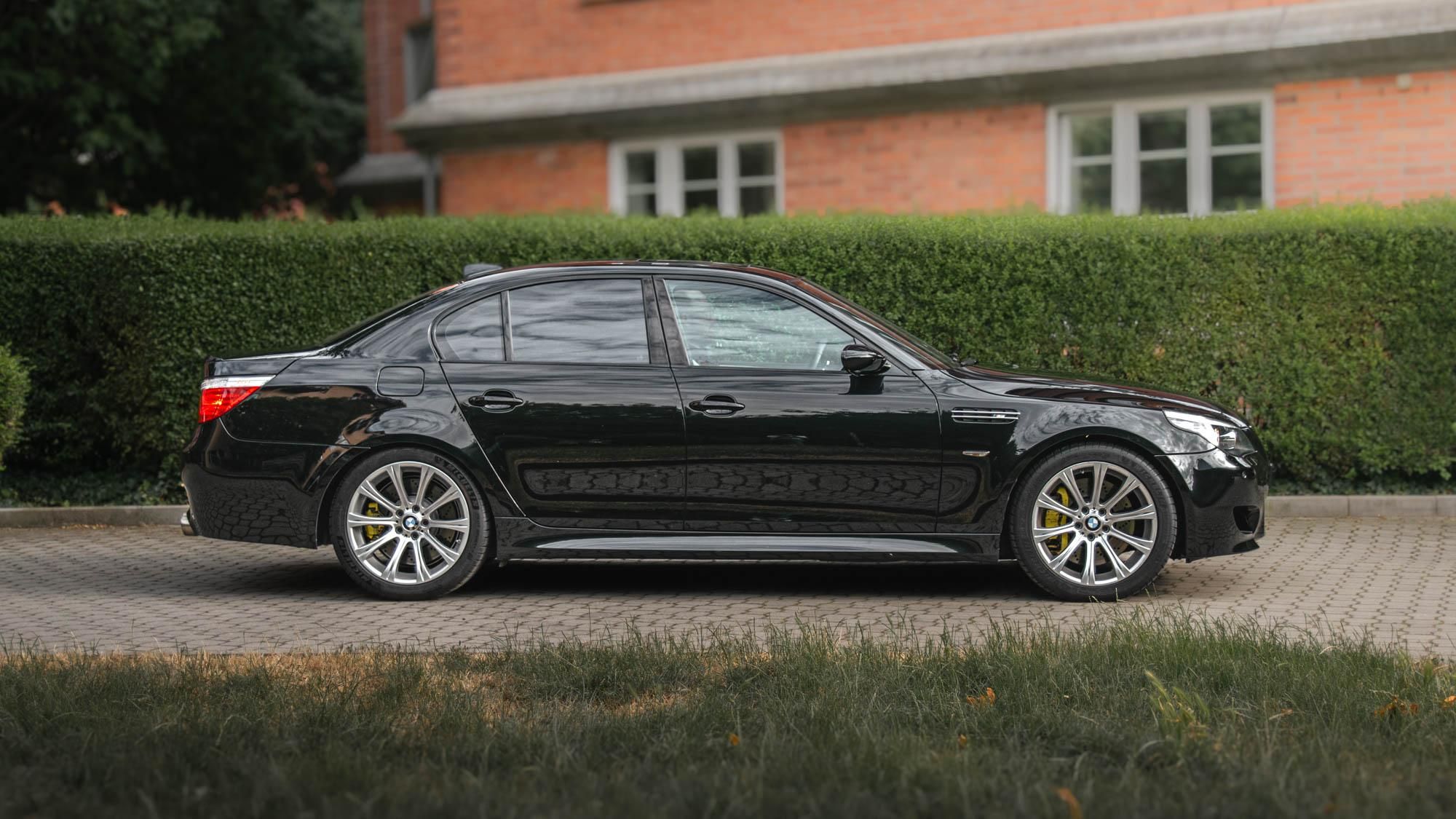 BMW M5, E60 V10 5,0/373kW 500HP - fotka 4