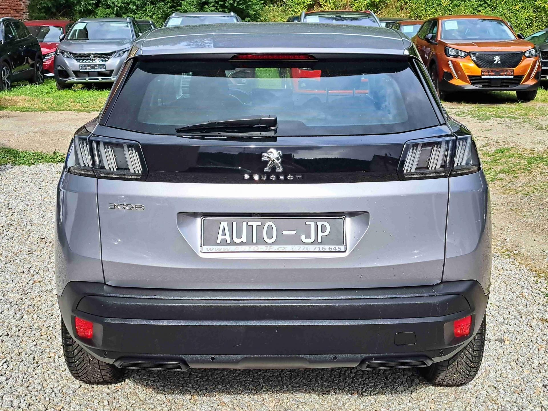 Peugeot 3008, 1,2 PT EAT8 LED 17ALU PDC NAVI - fotka 4