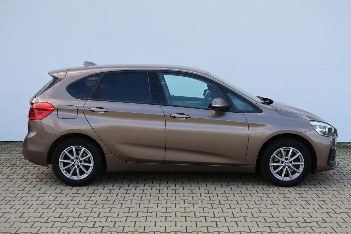 BMW Řada 2, 218d Active Tourer - fotka 5