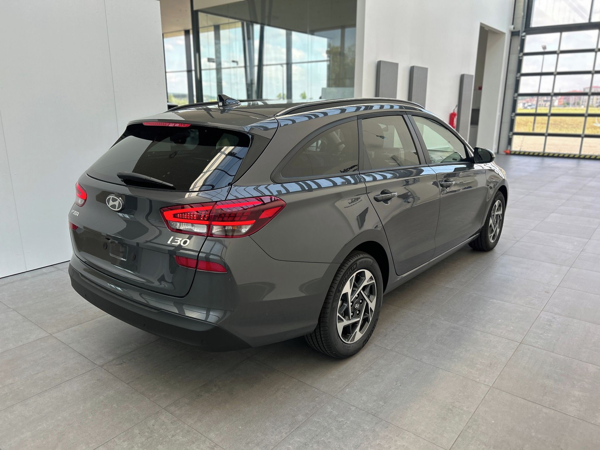 Hyundai i30, WG 1,5 TGDI DCT Family - fotka 3