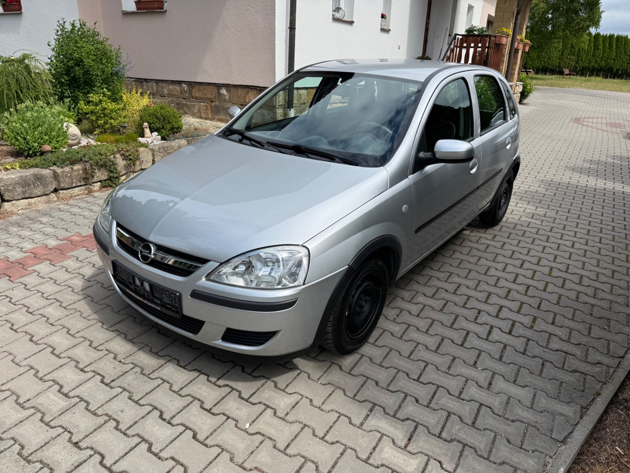 Opel Corsa, 1,2 i  klima , 2 sady kol