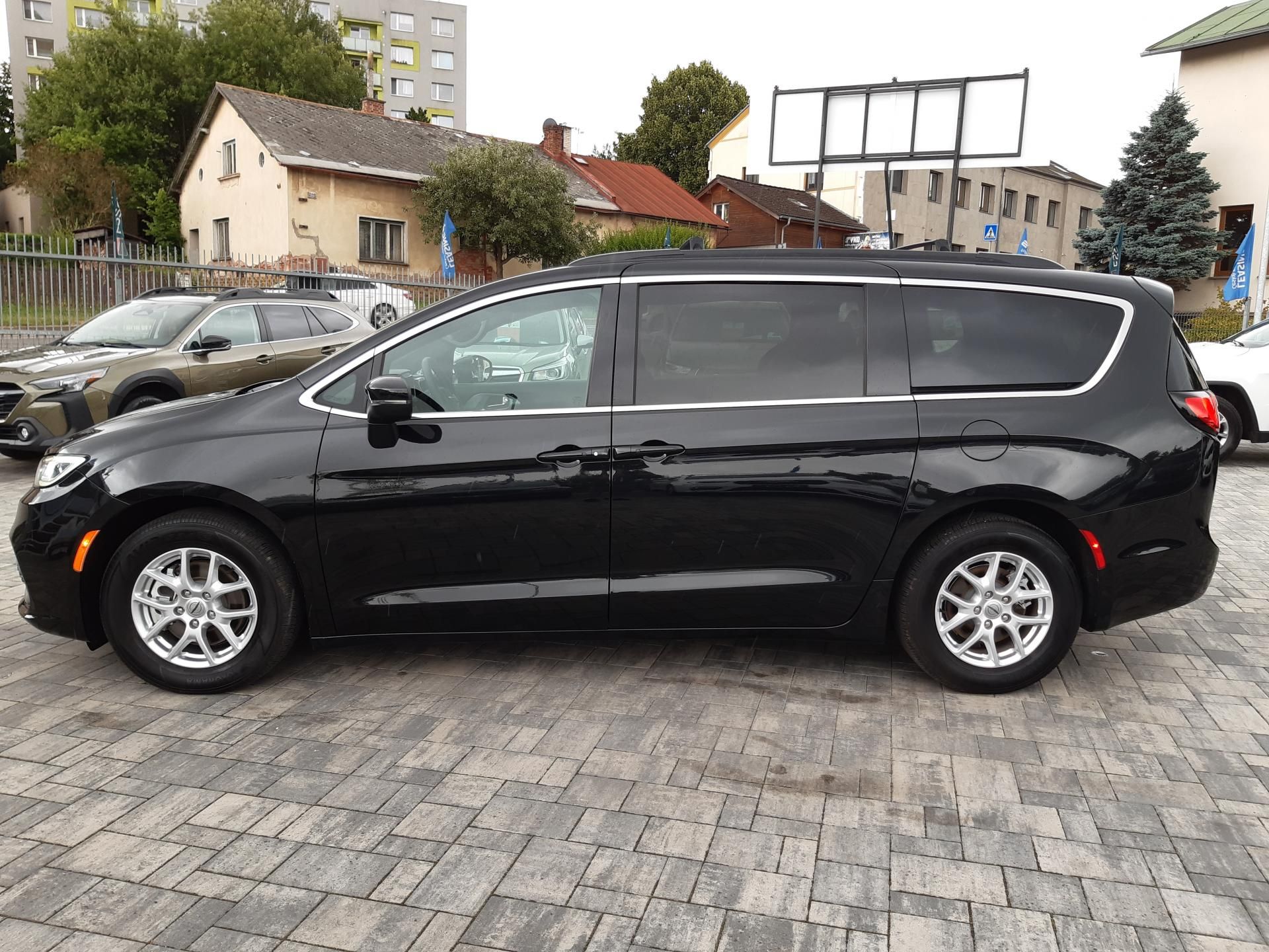 Chrysler Pacifica, 3,6L V6, kůže, kamera, Top km - fotka 4