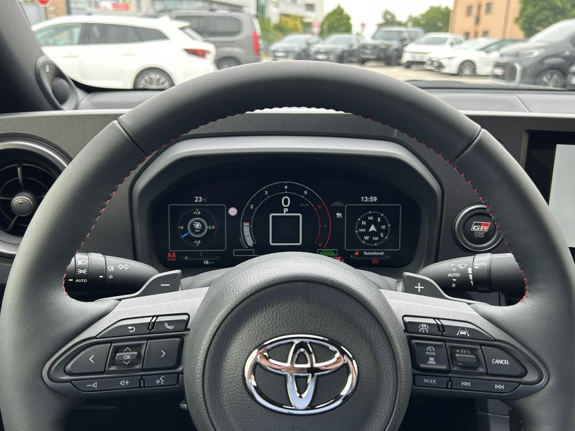 Toyota GR Yaris, DYNAMIC+VIP 1,6 TURBO 4x4 AT8 - fotka 6