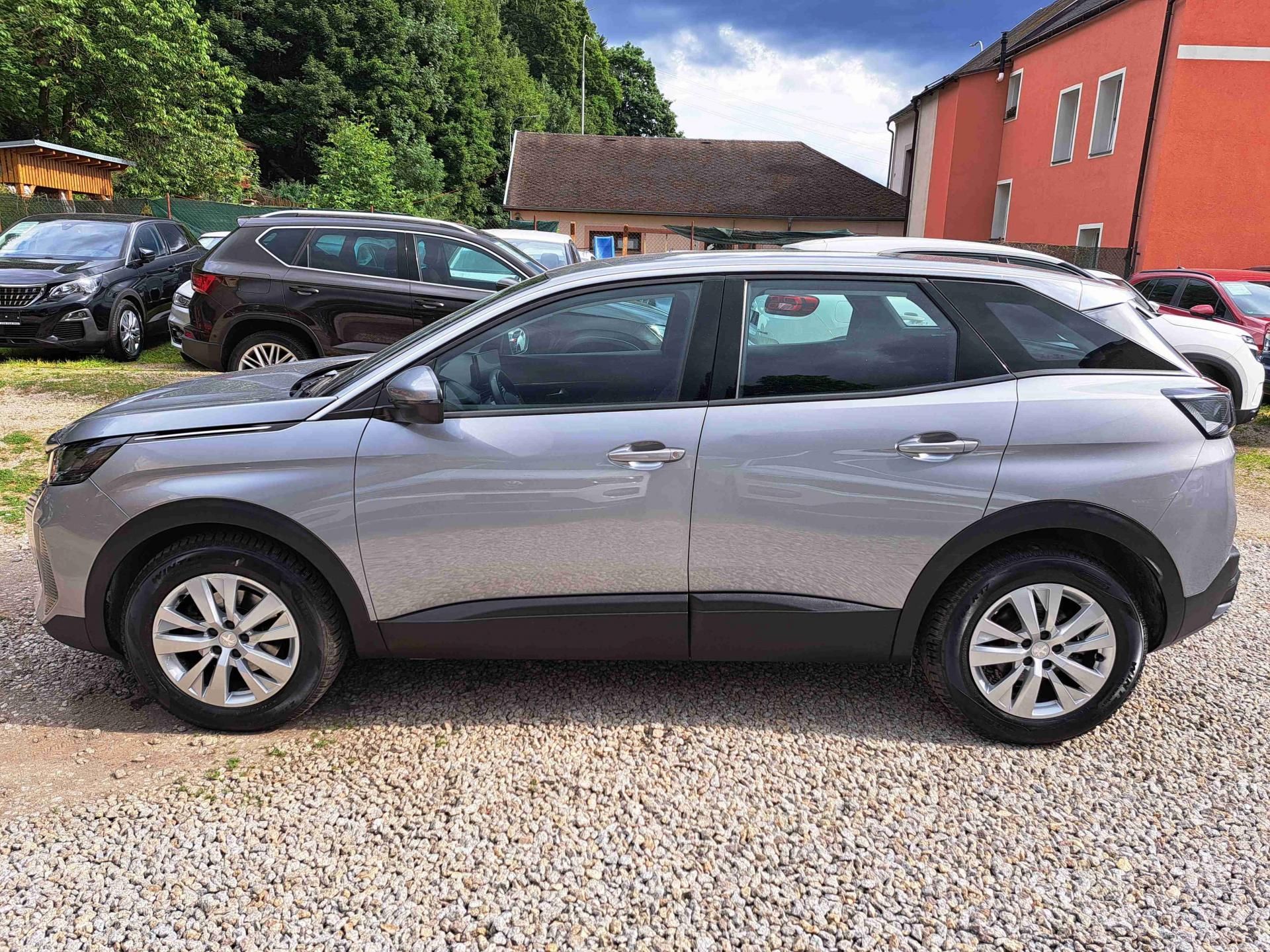 Peugeot 3008, 1,2 PT EAT8 LED 17ALU PDC NAVI - fotka 6