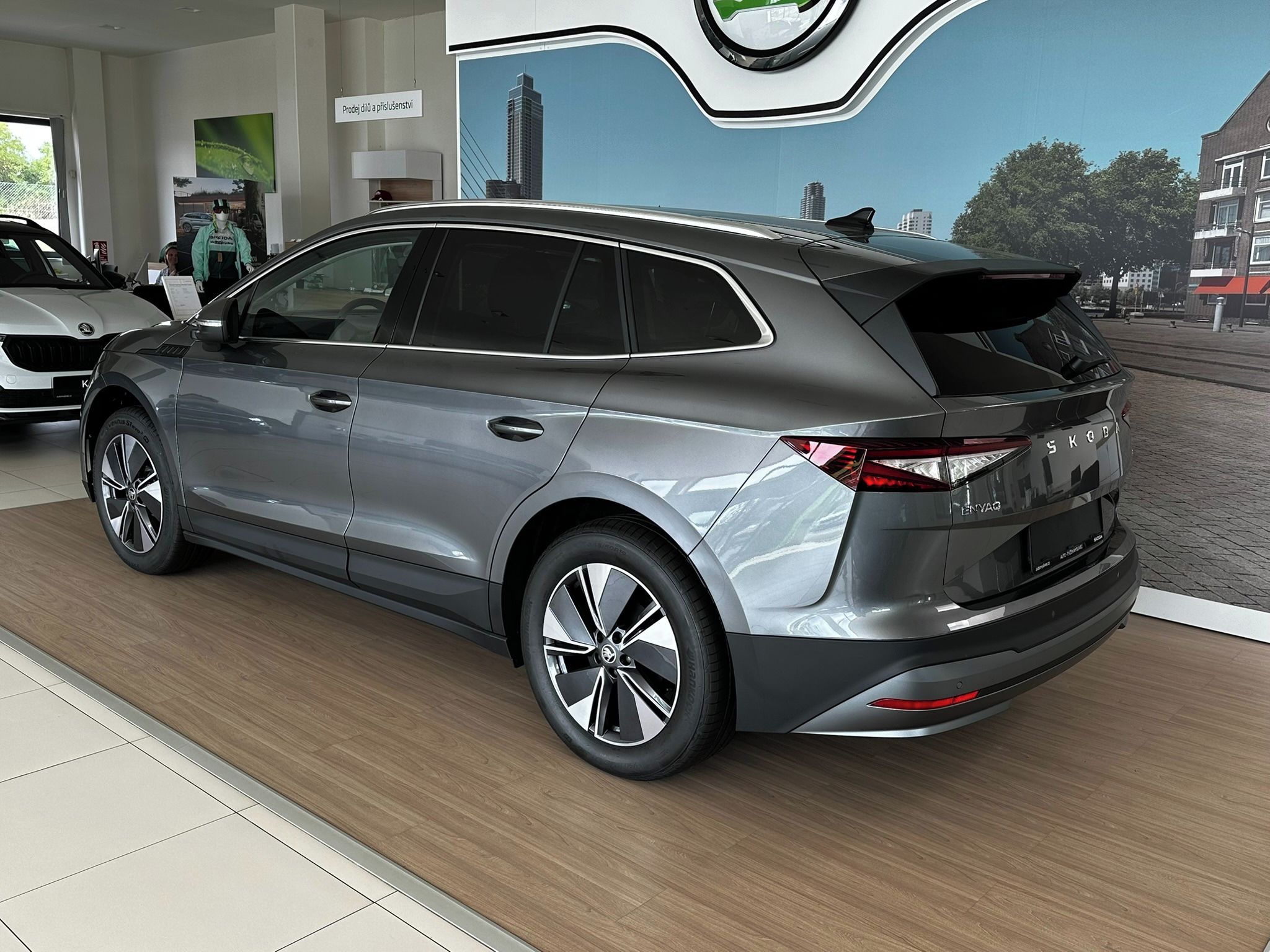 Škoda Enyaq, Tour 85 210kW nový vůz - fotka 3