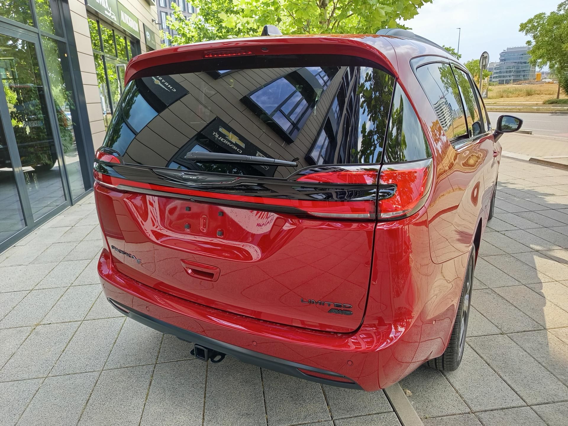 Chrysler Pacifica, 2025 Limited AWD SKLADEM - fotka 3