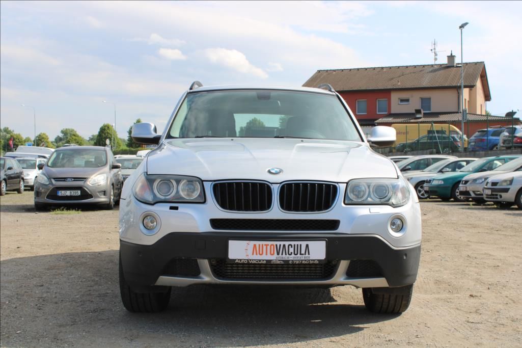 BMW X3, 2,0 D  2.maj., ČR, 4 x 4 - fotka 2
