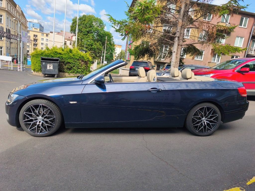BMW Řada 3, 325 D Kabriolet - fotka 3