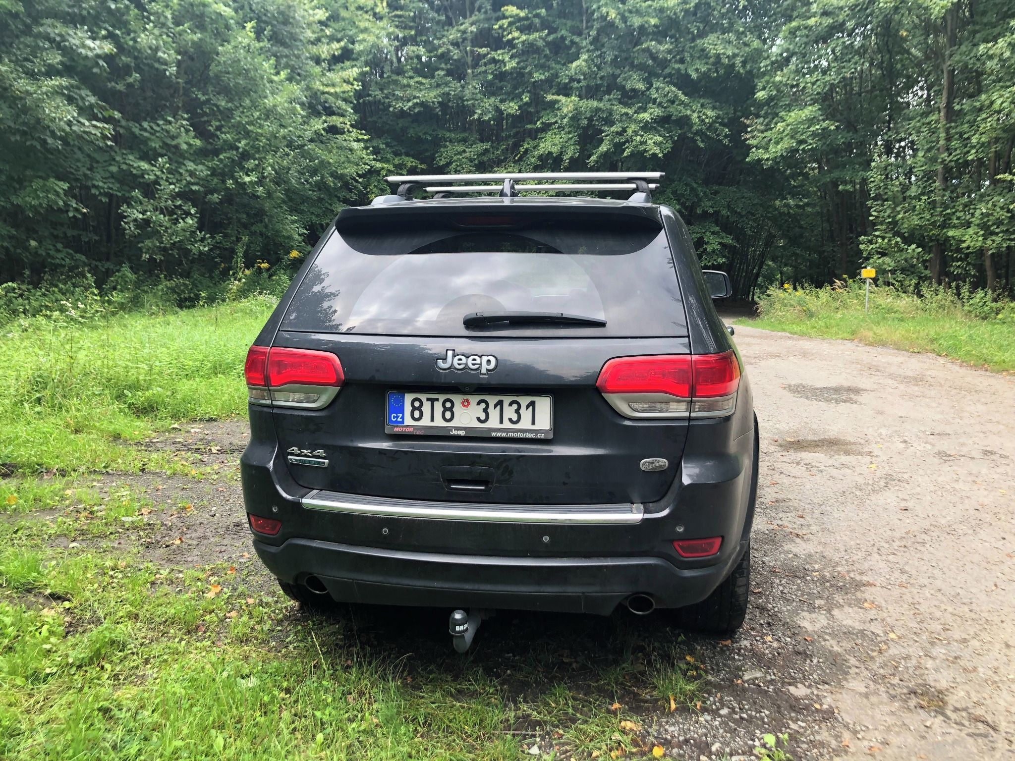 Jeep Grand Cherokee, SVĚTLÝ INTERIÉR - fotka 3