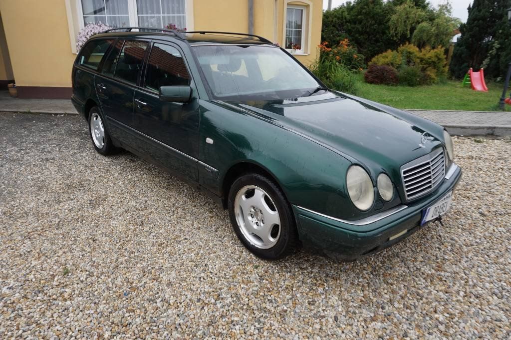 Mercedes-Benz Třídy E, E 290 - fotka 3